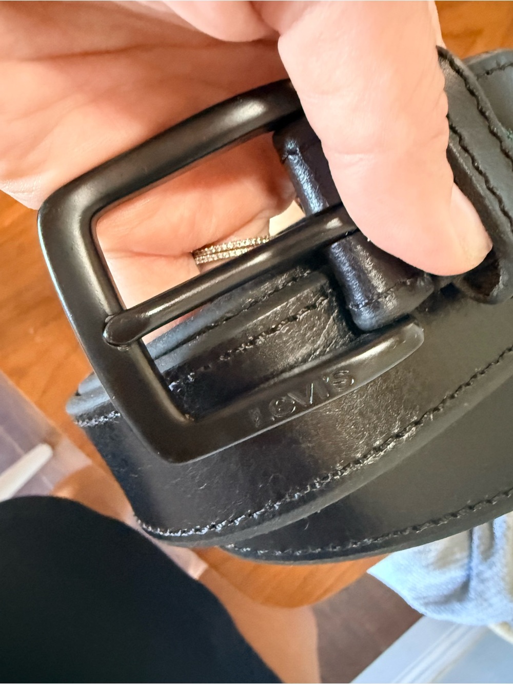 Levi's Black Leather Belt Bag Style with Matte Black Buckle